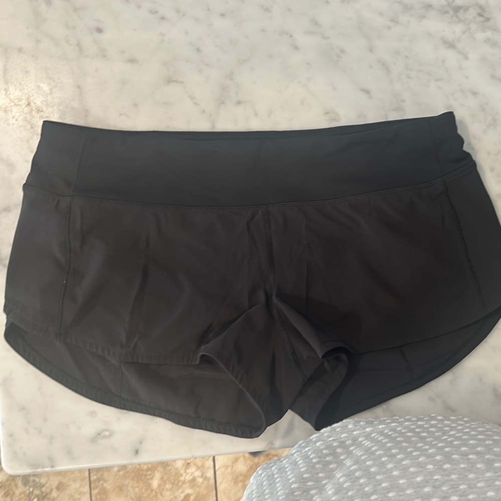 Lululemon Women's Shorts 8